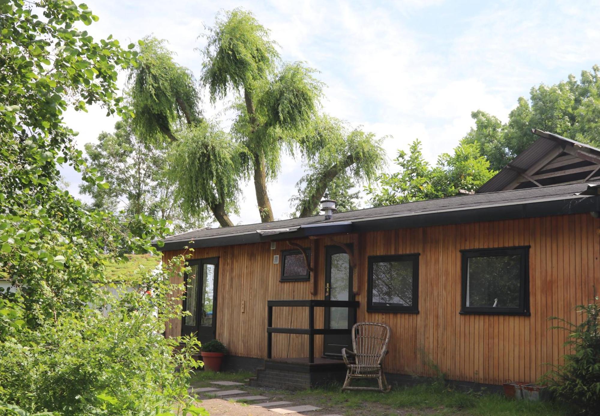 Cherry Cottage Schoonrewoerd Buitenkant foto